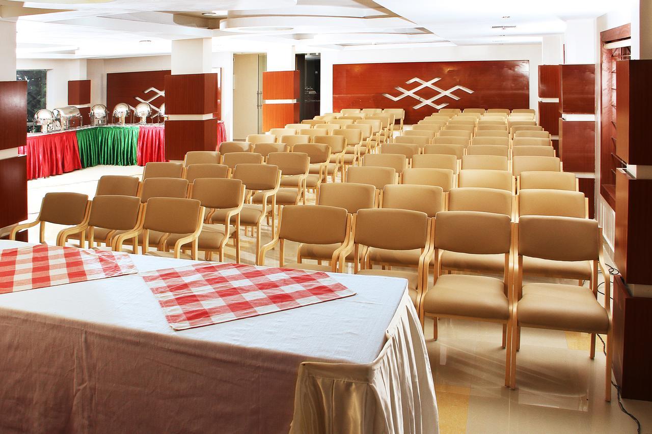 Hotel Polariz Parassinikkadavu Екстериор снимка