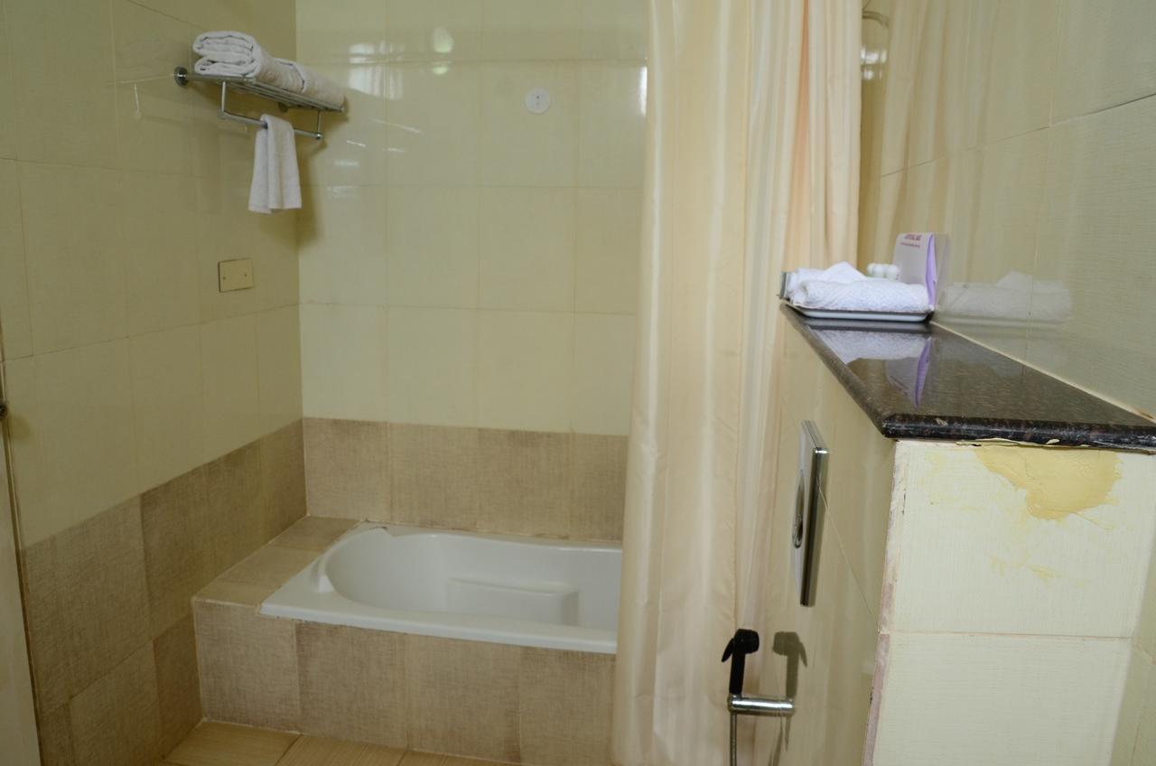 Hotel Polariz Parassinikkadavu Екстериор снимка